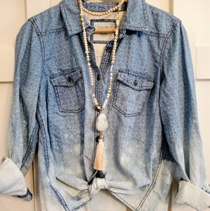 Vintage distressed top!